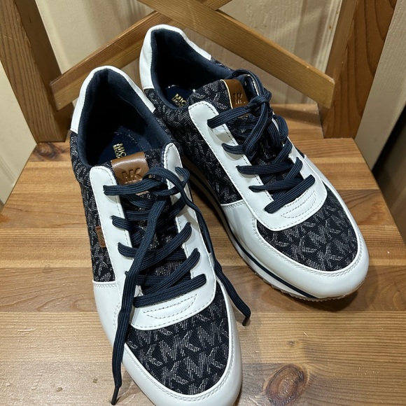 Michael kors shoes - Picture 1 of 3